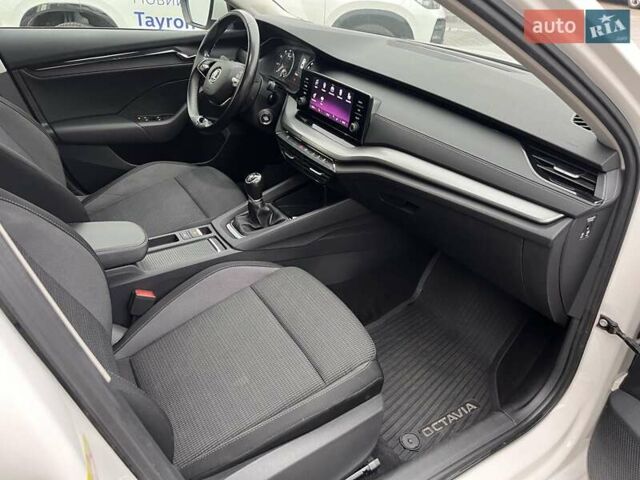 Білий Шкода Октавія, об'ємом двигуна 1.4 л та пробігом 117 тис. км за 18518 $, фото 32 на Automoto.ua