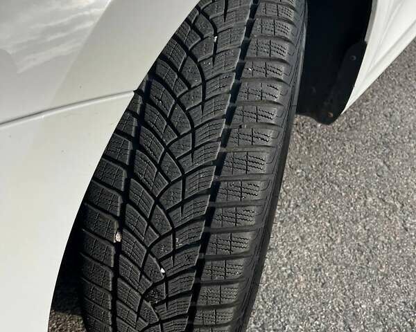 Білий Шкода Октавія, об'ємом двигуна 1.4 л та пробігом 167 тис. км за 17500 $, фото 9 на Automoto.ua