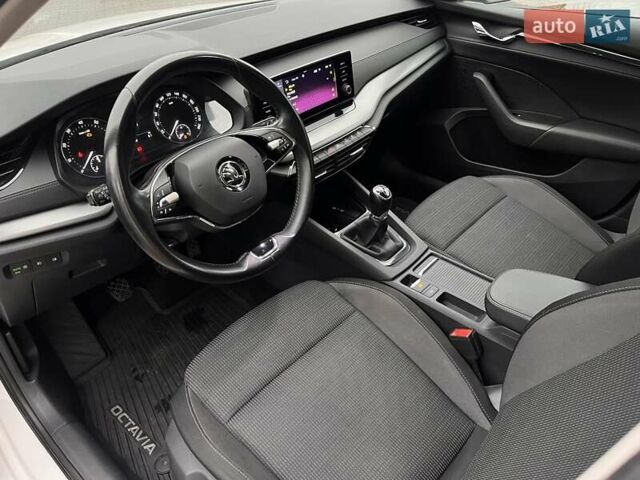 Білий Шкода Октавія, об'ємом двигуна 1.4 л та пробігом 117 тис. км за 18518 $, фото 12 на Automoto.ua
