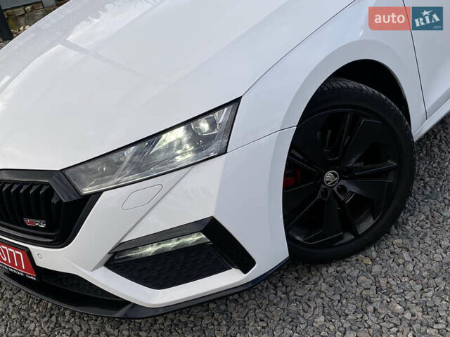 Білий Шкода Октавія, об'ємом двигуна 2 л та пробігом 160 тис. км за 27999 $, фото 10 на Automoto.ua