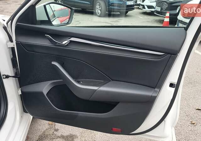 Белый Шкода Октавия, объемом двигателя 1.4 л и пробегом 98 тыс. км за 17990 $, фото 33 на Automoto.ua