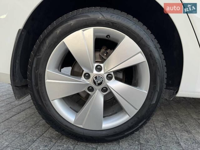 Белый Шкода Октавия, объемом двигателя 1.97 л и пробегом 243 тыс. км за 21500 $, фото 53 на Automoto.ua