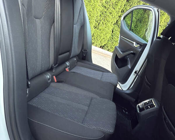 Білий Шкода Октавія, об'ємом двигуна 1.97 л та пробігом 178 тис. км за 19950 $, фото 28 на Automoto.ua