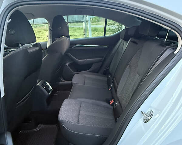 Белый Шкода Октавия, объемом двигателя 1.97 л и пробегом 178 тыс. км за 19550 $, фото 14 на Automoto.ua