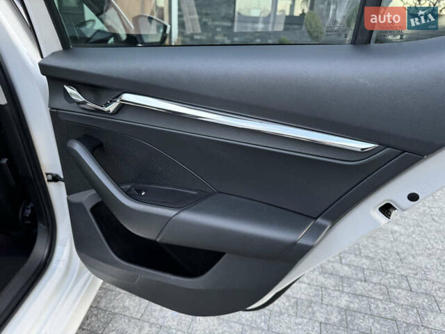 Белый Шкода Октавия, объемом двигателя 1.97 л и пробегом 243 тыс. км за 21500 $, фото 61 на Automoto.ua