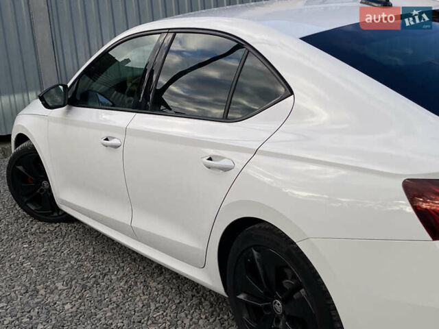 Білий Шкода Октавія, об'ємом двигуна 2 л та пробігом 160 тис. км за 27999 $, фото 31 на Automoto.ua