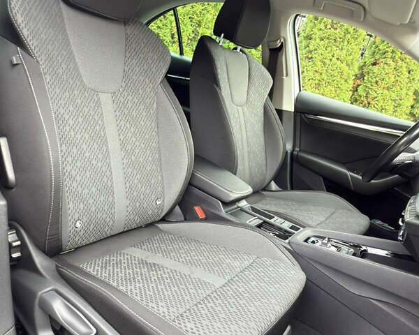 Білий Шкода Октавія, об'ємом двигуна 1.97 л та пробігом 178 тис. км за 19555 $, фото 75 на Automoto.ua