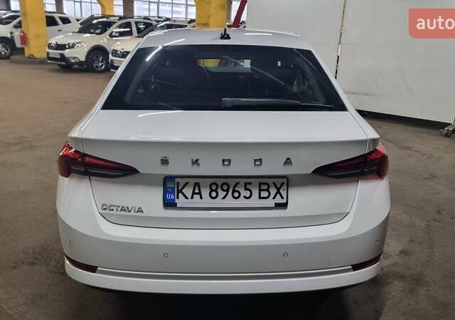 Белый Шкода Октавия, объемом двигателя 1.4 л и пробегом 119 тыс. км за 17500 $, фото 13 на Automoto.ua