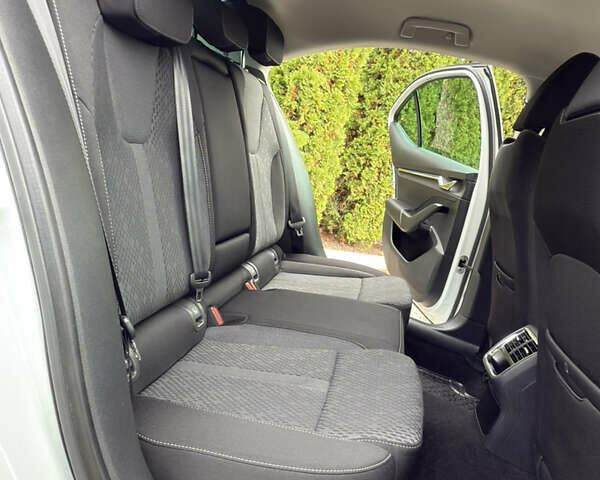 Білий Шкода Октавія, об'ємом двигуна 1.97 л та пробігом 178 тис. км за 19555 $, фото 65 на Automoto.ua