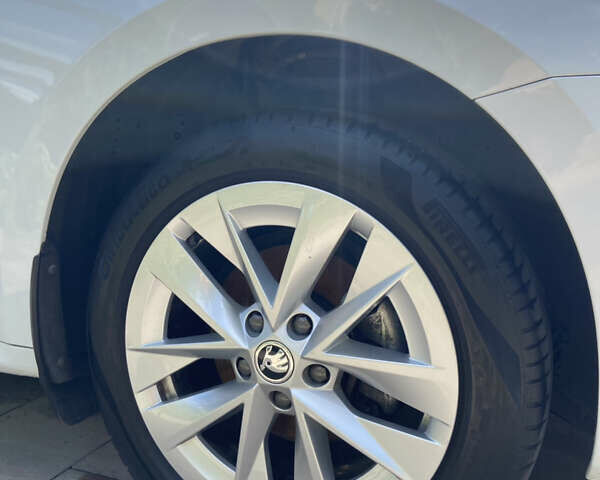 Белый Шкода Октавия, объемом двигателя 1.4 л и пробегом 57 тыс. км за 27500 $, фото 10 на Automoto.ua