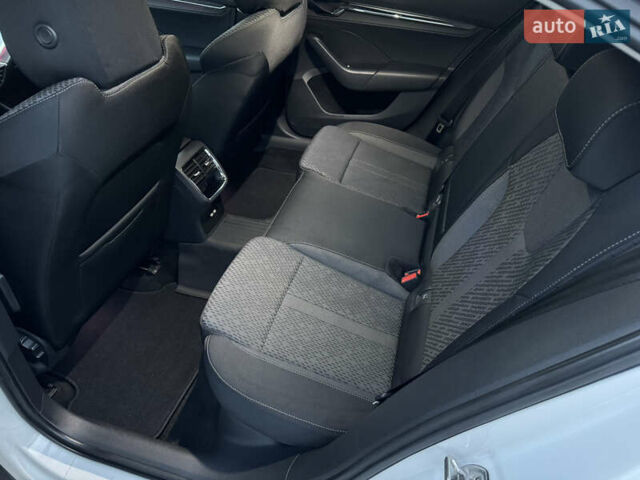 Белый Шкода Октавия, объемом двигателя 1.97 л и пробегом 243 тыс. км за 21500 $, фото 72 на Automoto.ua