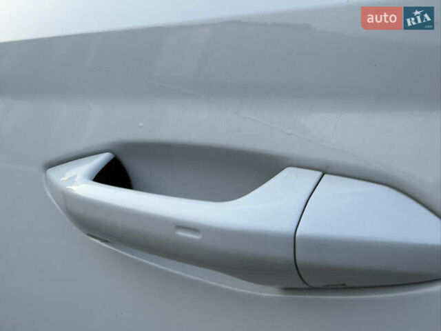 Белый Шкода Октавия, объемом двигателя 1.97 л и пробегом 178 тыс. км за 19550 $, фото 16 на Automoto.ua