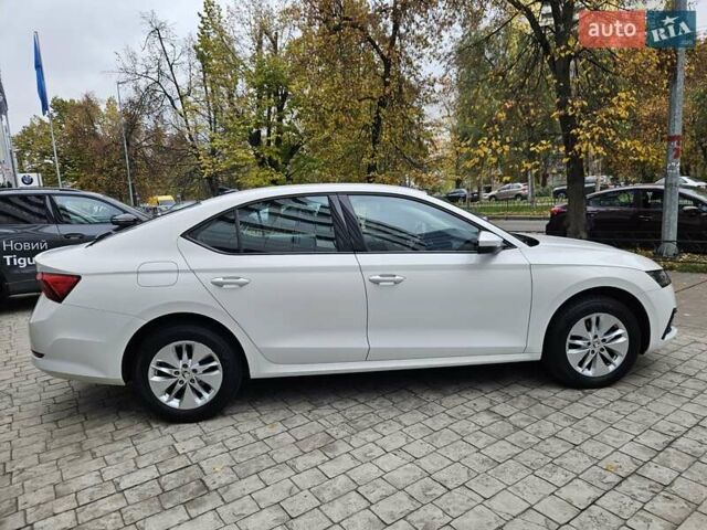 Белый Шкода Октавия, объемом двигателя 1.4 л и пробегом 68 тыс. км за 21890 $, фото 4 на Automoto.ua