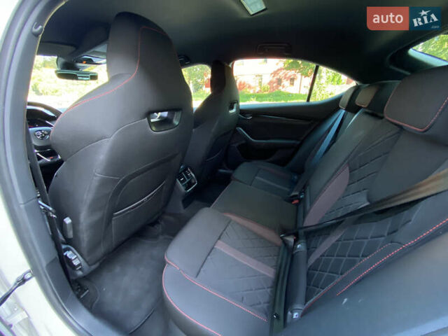 Білий Шкода Октавія, об'ємом двигуна 2 л та пробігом 160 тис. км за 27999 $, фото 64 на Automoto.ua