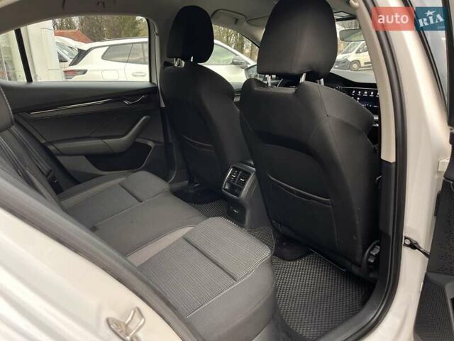 Білий Шкода Октавія, об'ємом двигуна 1.4 л та пробігом 124 тис. км за 19824 $, фото 28 на Automoto.ua