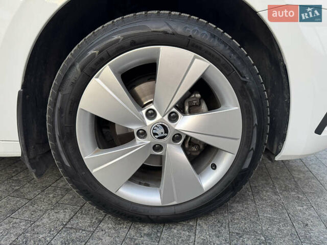 Белый Шкода Октавия, объемом двигателя 1.97 л и пробегом 243 тыс. км за 21500 $, фото 52 на Automoto.ua