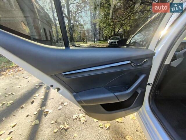 Белый Шкода Октавия, объемом двигателя 1.4 л и пробегом 107 тыс. км за 17900 $, фото 12 на Automoto.ua