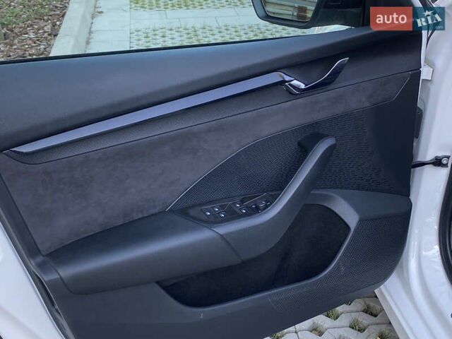 Білий Шкода Октавія, об'ємом двигуна 2 л та пробігом 160 тис. км за 27999 $, фото 40 на Automoto.ua