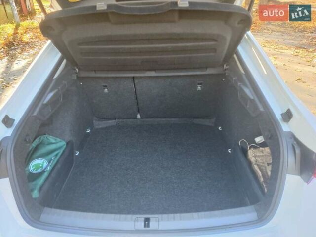 Белый Шкода Октавия, объемом двигателя 1.4 л и пробегом 107 тыс. км за 17900 $, фото 7 на Automoto.ua