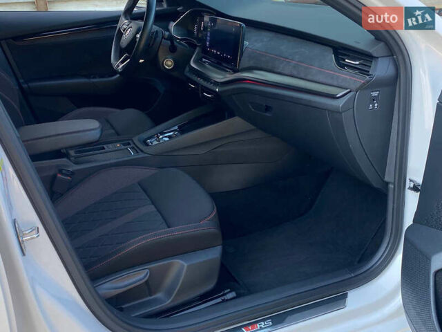 Білий Шкода Октавія, об'ємом двигуна 2 л та пробігом 160 тис. км за 27999 $, фото 52 на Automoto.ua