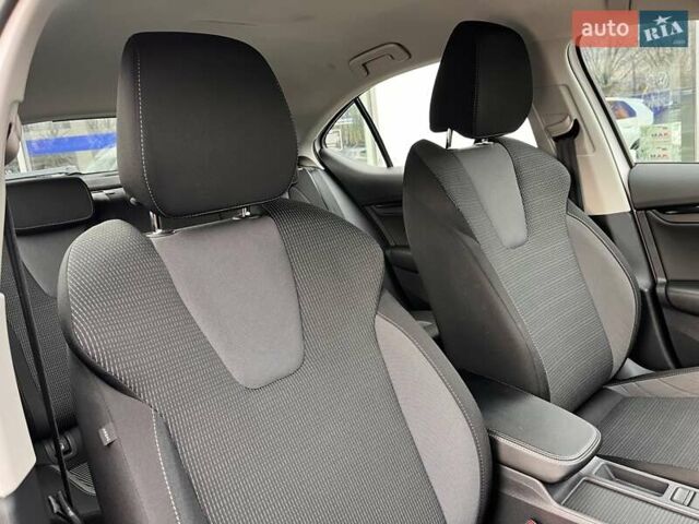 Білий Шкода Октавія, об'ємом двигуна 1.4 л та пробігом 124 тис. км за 19824 $, фото 32 на Automoto.ua