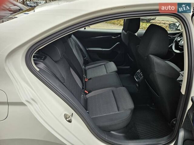 Белый Шкода Октавия, объемом двигателя 1.4 л и пробегом 68 тыс. км за 21890 $, фото 27 на Automoto.ua