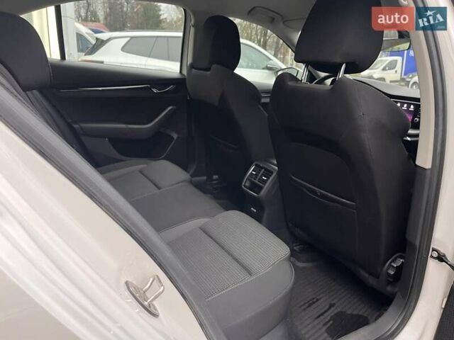 Білий Шкода Октавія, об'ємом двигуна 1.4 л та пробігом 117 тис. км за 18518 $, фото 30 на Automoto.ua