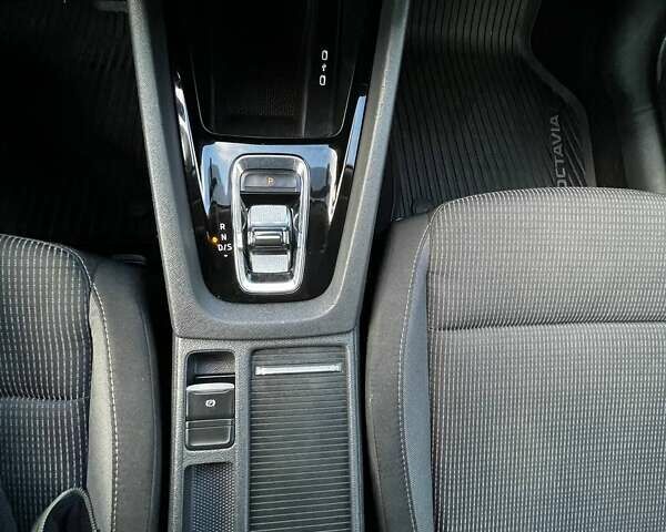 Білий Шкода Октавія, об'ємом двигуна 1.4 л та пробігом 167 тис. км за 17500 $, фото 16 на Automoto.ua