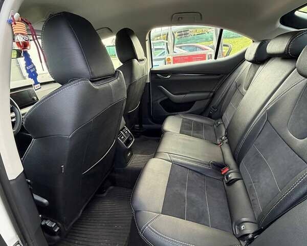 Белый Шкода Октавия, объемом двигателя 1.4 л и пробегом 33 тыс. км за 23500 $, фото 4 на Automoto.ua