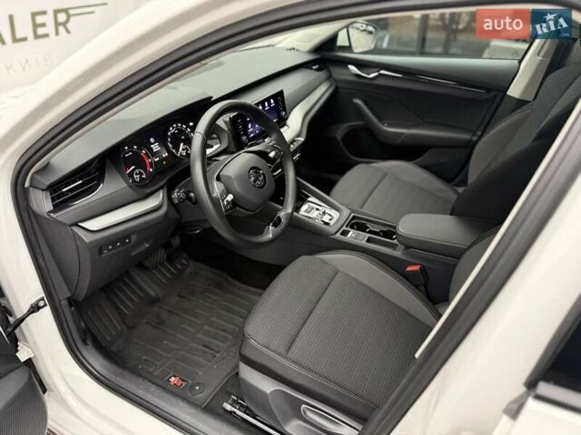 Белый Шкода Октавия, объемом двигателя 1.4 л и пробегом 17 тыс. км за 19900 $, фото 19 на Automoto.ua