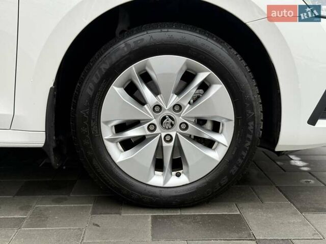 Белый Шкода Октавия, объемом двигателя 1.4 л и пробегом 17 тыс. км за 19900 $, фото 13 на Automoto.ua