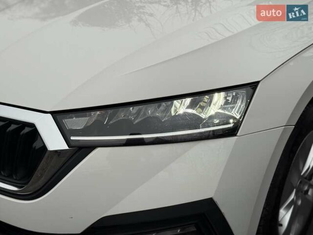 Белый Шкода Октавия, объемом двигателя 1.4 л и пробегом 17 тыс. км за 19900 $, фото 4 на Automoto.ua