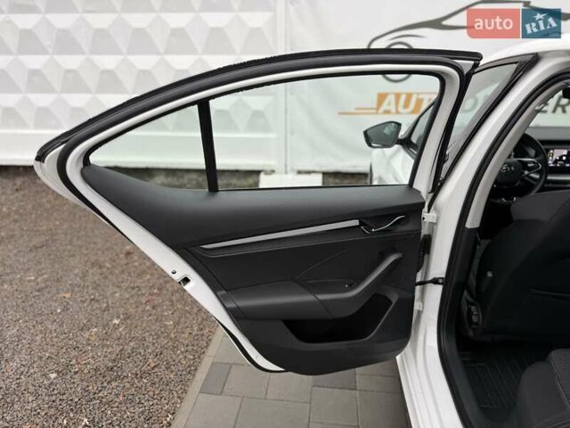 Белый Шкода Октавия, объемом двигателя 1.4 л и пробегом 17 тыс. км за 19900 $, фото 33 на Automoto.ua