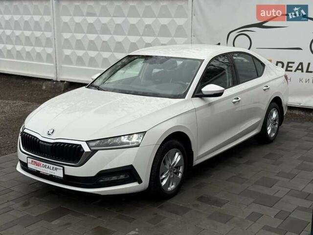 Белый Шкода Октавия, объемом двигателя 1.4 л и пробегом 17 тыс. км за 19900 $, фото 2 на Automoto.ua
