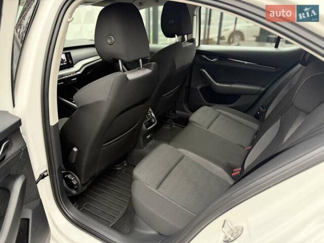 Белый Шкода Октавия, объемом двигателя 1.4 л и пробегом 17 тыс. км за 19900 $, фото 34 на Automoto.ua