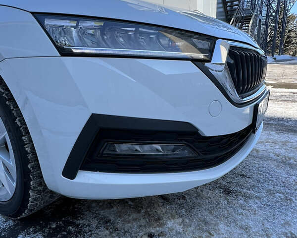 Белый Шкода Октавия, объемом двигателя 1.4 л и пробегом 11 тыс. км за 25900 $, фото 5 на Automoto.ua
