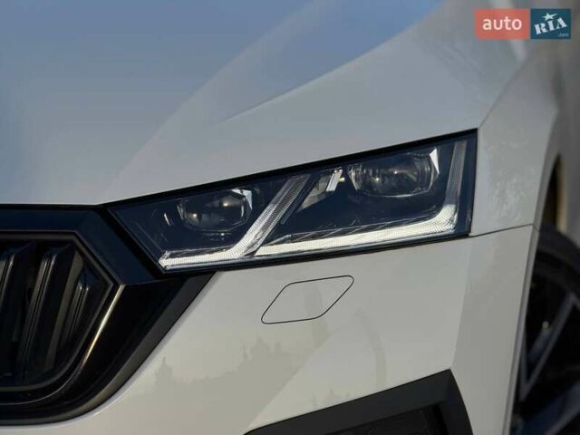 Білий Шкода Октавія, об'ємом двигуна 1.97 л та пробігом 55 тис. км за 33000 $, фото 5 на Automoto.ua
