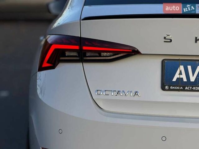 Білий Шкода Октавія, об'ємом двигуна 1.97 л та пробігом 55 тис. км за 33000 $, фото 21 на Automoto.ua