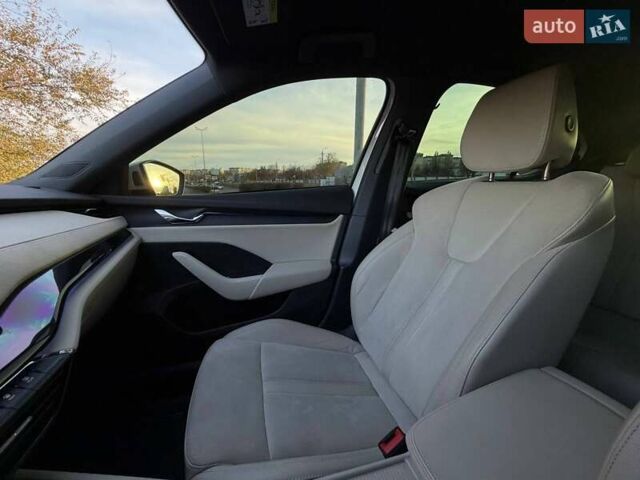 Білий Шкода Октавія, об'ємом двигуна 1.97 л та пробігом 55 тис. км за 33000 $, фото 69 на Automoto.ua