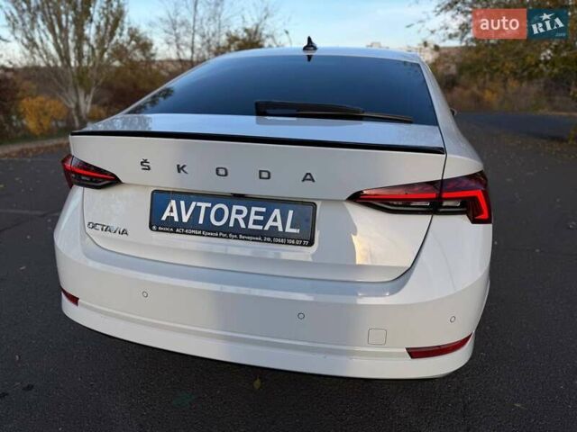 Білий Шкода Октавія, об'ємом двигуна 1.97 л та пробігом 55 тис. км за 33000 $, фото 28 на Automoto.ua