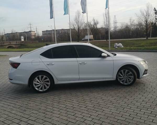 Белый Шкода Октавия, объемом двигателя 1.97 л и пробегом 96 тыс. км за 35500 $, фото 5 на Automoto.ua