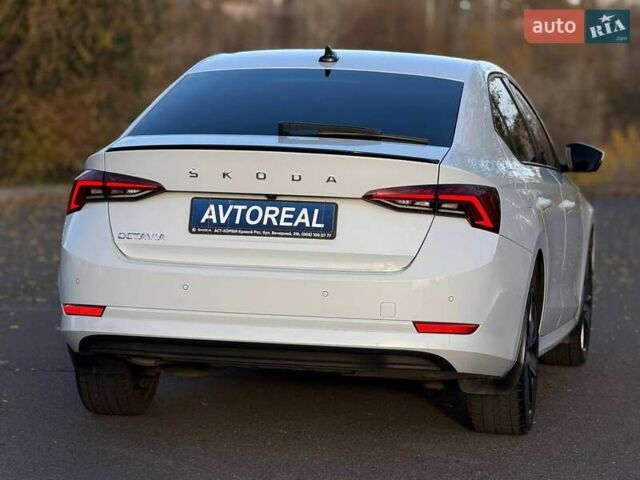 Білий Шкода Октавія, об'ємом двигуна 1.97 л та пробігом 55 тис. км за 33000 $, фото 18 на Automoto.ua
