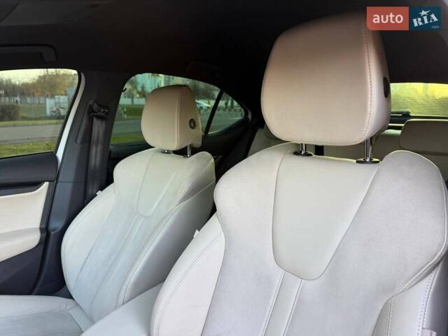 Білий Шкода Октавія, об'ємом двигуна 1.97 л та пробігом 55 тис. км за 33000 $, фото 41 на Automoto.ua