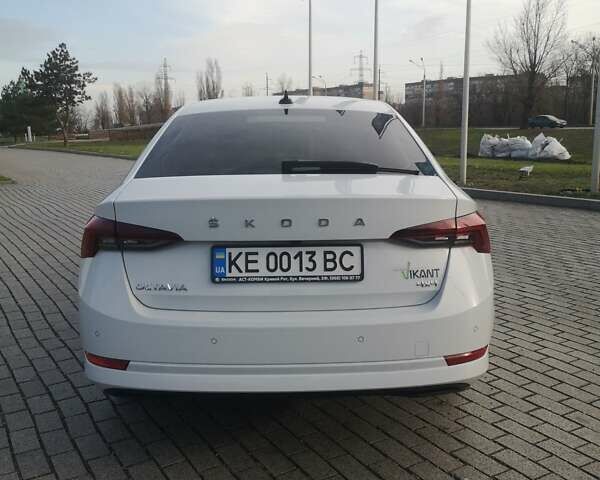 Белый Шкода Октавия, объемом двигателя 1.97 л и пробегом 96 тыс. км за 35500 $, фото 4 на Automoto.ua