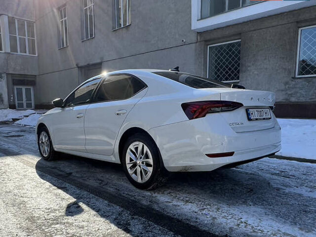 Белый Шкода Октавия, объемом двигателя 1.4 л и пробегом 11 тыс. км за 25900 $, фото 2 на Automoto.ua