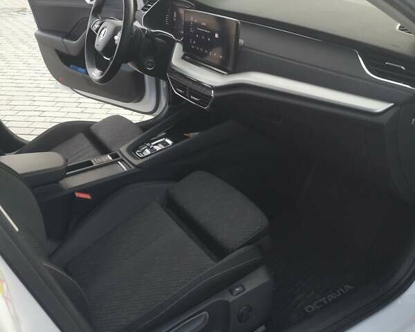 Белый Шкода Октавия, объемом двигателя 1.97 л и пробегом 96 тыс. км за 35500 $, фото 16 на Automoto.ua