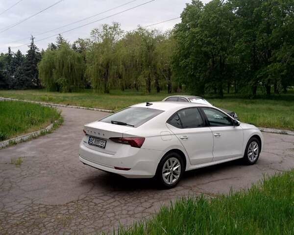 Белый Шкода Октавия, объемом двигателя 1.6 л и пробегом 19 тыс. км за 24999 $, фото 8 на Automoto.ua