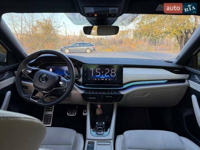Білий Шкода Октавія, об'ємом двигуна 1.97 л та пробігом 55 тис. км за 33000 $, фото 44 на Automoto.ua