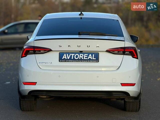 Білий Шкода Октавія, об'ємом двигуна 1.97 л та пробігом 55 тис. км за 33000 $, фото 19 на Automoto.ua