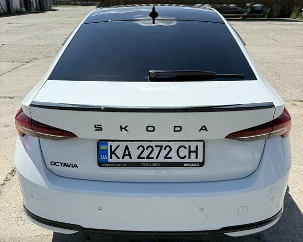 Белый Шкода Октавия, объемом двигателя 1.4 л и пробегом 8 тыс. км за 34850 $, фото 11 на Automoto.ua